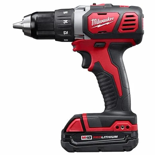 2606-22CT MILWAUKEE M18 18V Lithium-Ion Cordless 1/2 in. Drill Driver Kit